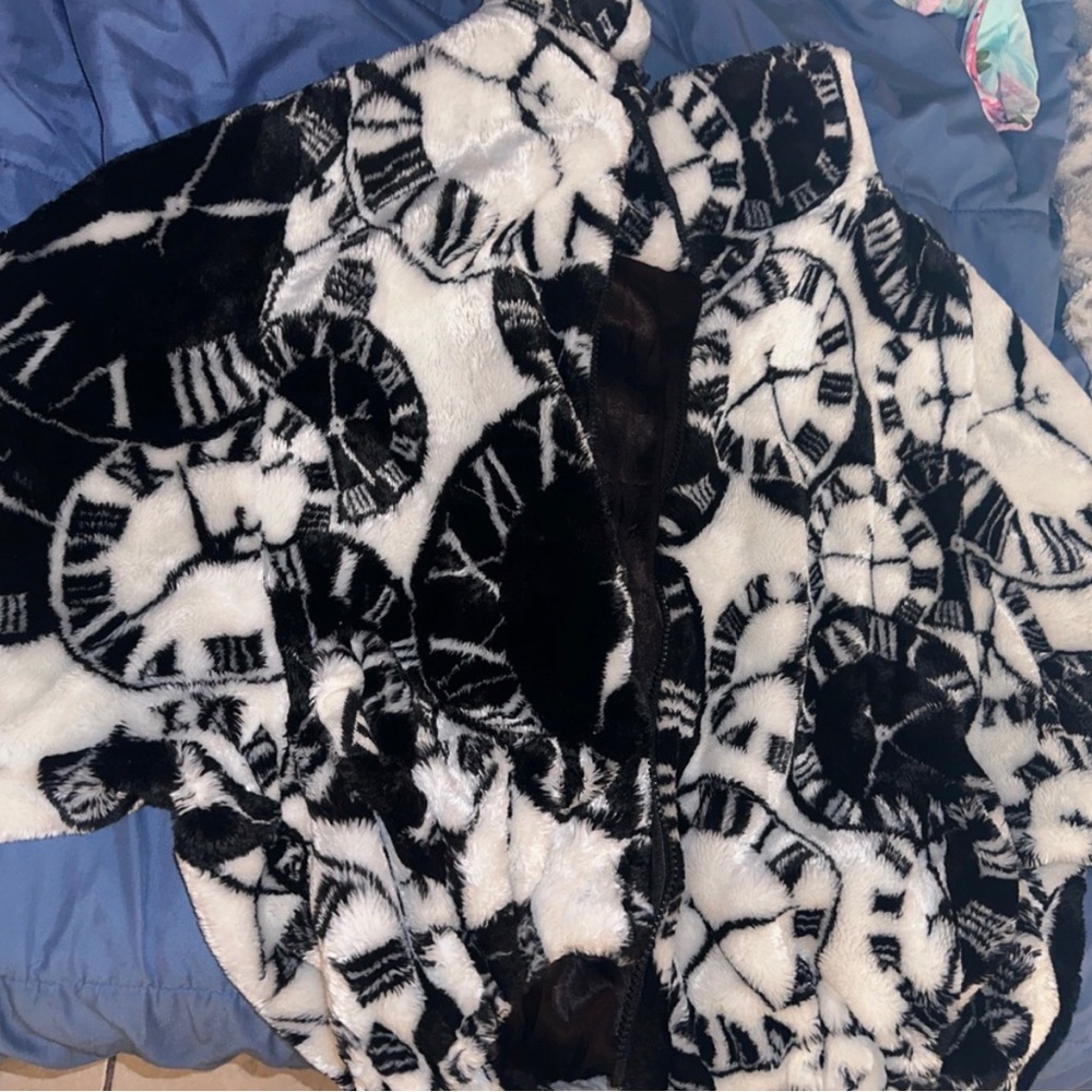 Huge fluffy clock coat